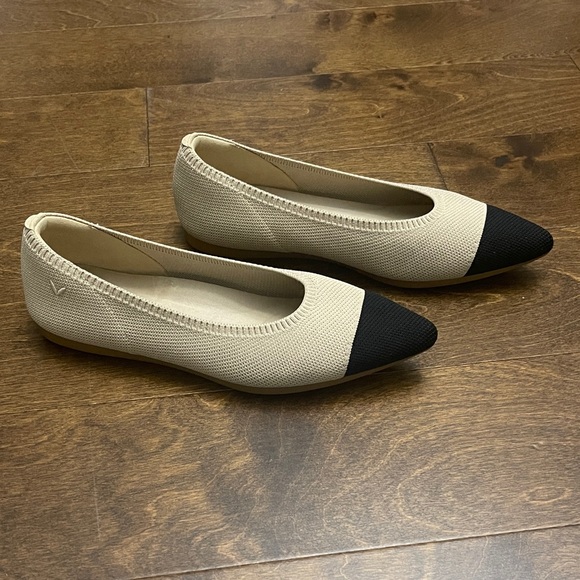 VIVAIA Beige and Black Flat - Picture 5 of 11